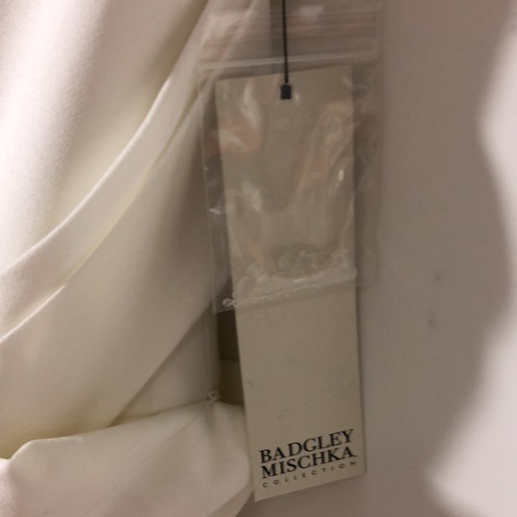 🆕Badgley Mischka>Ivory beaded wedding gown NWT - Picture 6 of 10